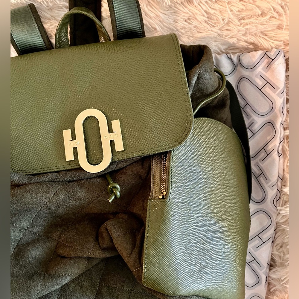 Backpack - Picture 2 of 7